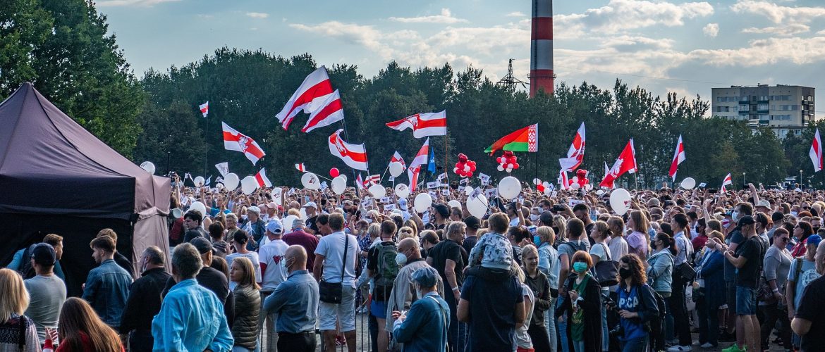 Rassemblement de soutien aux candidates à l'élections présidentielle bélarusse, à Minsk le 30 juillet. Source : Wikimedia Commons.